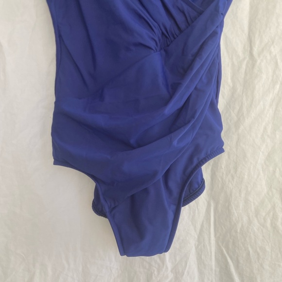 Miraclesuit Blue One Piece with Slimming Ruching Size 10 - Picture 3 of 16